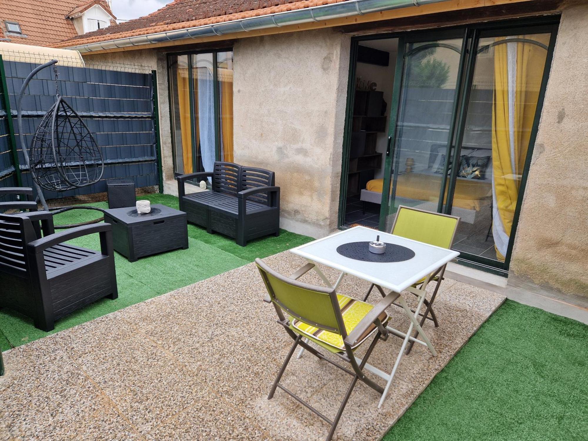 Grand Studio 2 Personnes Saint-Amand-Mont-Rond المظهر الخارجي الصورة
